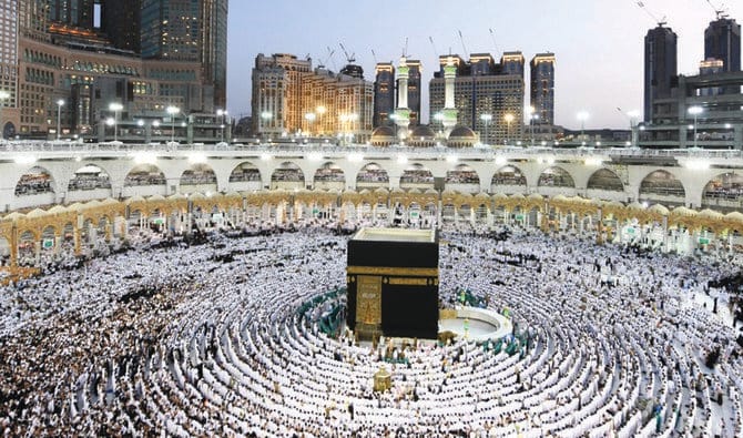 ഉംറയെക്കെത്തിയ മലയാളി സംഘം പാസ്പോർട്ട് നഷ്ടപ്പെട്ട് മക്കയിൽ കുടുങ്ങി