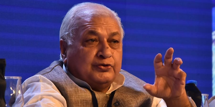 മരട് ഫ്ലാറ്റുടമകളുടെ കാര്യത്തില്‍ ആശങ്ക;  ഗവര്‍ണര്‍ ആരിഫ് മുഹമ്മദ് ഖാന്‍