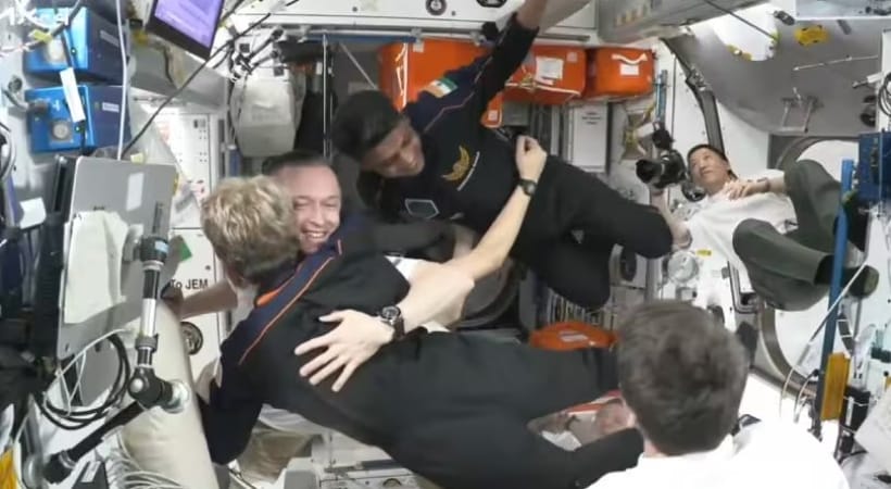 ഇന്ത്യയുടെ ബഹിരാകാശ പ്രതീക്ഷകളിലേക്ക് ചുവടുവച്ച് ശുഭാംശു ശുക്ല; അന്താരാഷ്ട്ര ബഹിരാകാശ നിലയത്തില്‍ എത്തുന്ന ആദ്യ ഇന്ത്യക്കാരന്‍