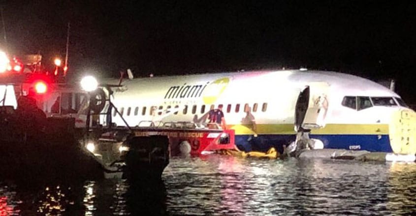 143 യാത്രക്കാരുമായി യുഎസ് വിമാനം നദിയില്‍ വീണു; യാത്രക്കാര്‍ സുരക്ഷിതര്‍