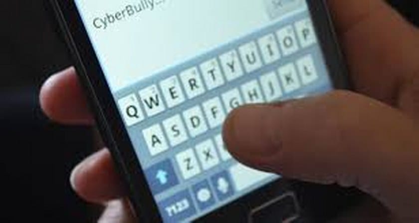 ഇന്‍സ്റ്റഗ്രാമിലൂടെ അപകീര്‍ത്തികരമായ വീഡിയോ സന്ദേശങ്ങള്‍ പ്രചരിപ്പിച്ചു; യുഎഇയില്‍ യുവാവിന് മൂന്ന് ലക്ഷം ദിര്‍ഹം പിഴ ശിക്ഷ