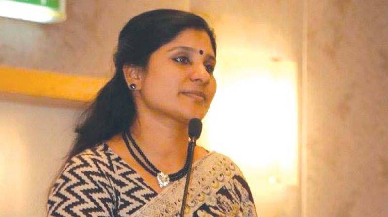 കവിത മോഷണം;  കവിത തനിക്ക് തന്നതിനും പ്രസിദ്ധീകരിച്ചതിനും പിന്നില്‍ വേറെയും ആളുകള്‍ ഉള്‍പ്പെട്ടിട്ടുണ്ടെന്ന് ദീപാ നിശാന്ത്‌