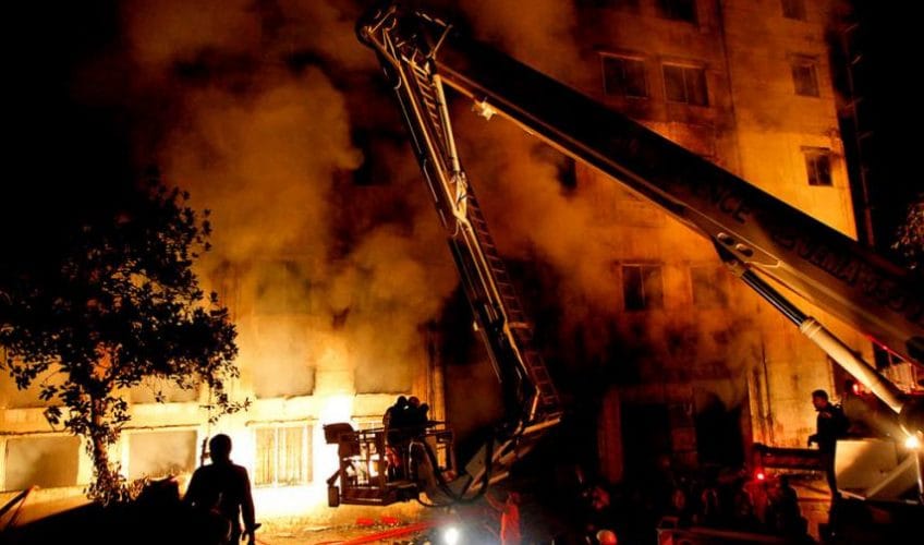 ബംഗ്ലാദേശില്‍ അപ്പാര്‍ട്ട്‌മെന്റുകള്‍ക്ക് തീപിടിച്ചു: 69 പേര്‍ മരിച്ചു