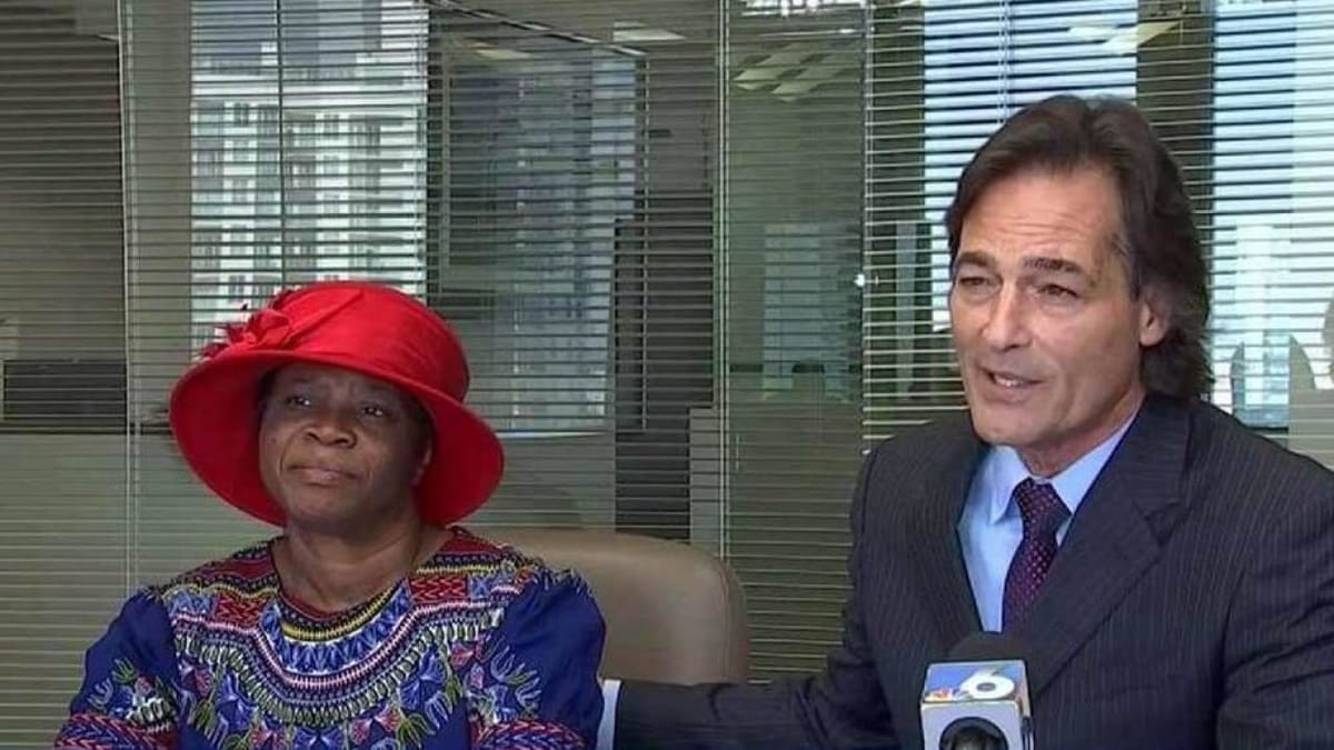 ഞായറാഴ്ച്ച  അവധിചോദിച്ചതിനു പിരിച്ചുവിട്ട ഹോട്ടല്‍ ജീവനക്കാരിക്ക് 21 മില്യണ്‍ ഡോളര്‍ നഷ്ടപരിഹാരം നല്‍കണം