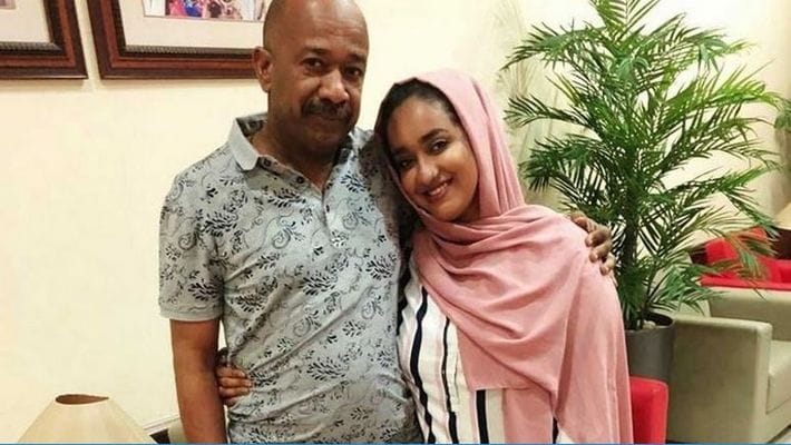 വിമാനം വൈകി; ഇന്ത്യന്‍ വിദ്യാര്‍ഥിനിയെ തേടിയെത്തിയത് ഏഴു കോടി