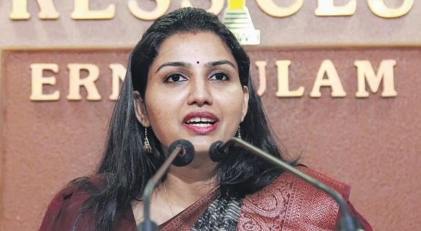 നാല് കളക്ടർമാർക്ക് സ്ഥലം മാറ്റം; രേണുരാജിനെ വയനാട്ടിലേക്ക് മാറ്റി