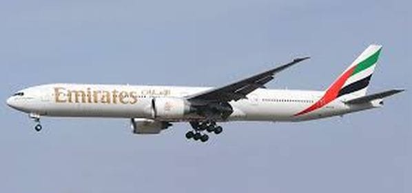 ദുബായില്‍ നിന്ന് അമേരിക്കയിലേയ്ക്ക് പറന്ന എമിറേറ്റ്‌സ് വിമാനത്തിലെ യാത്രക്കാര്‍ക്ക് കൂട്ടത്തോടെ രോഗലക്ഷണങ്ങള്‍; കൂടുതല്‍ വിവരങ്ങള്‍ പുറത്ത്