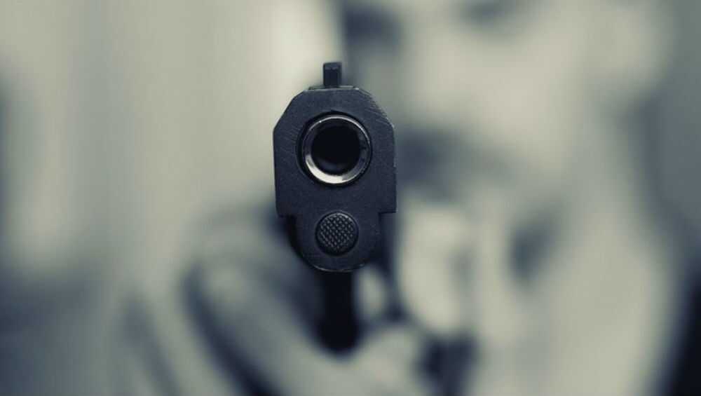 യുപിയില്‍ കോടതി മുറിക്കുള്ളില്‍ പ്രതിയെ വെടിവെച്ച് കൊന്നു