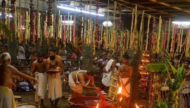 ചോറ്റാനിക്കര ക്ഷേത്രത്തില്‍ ഗുരുതി നിവേദ്യത്തില്‍ ചൂണ്ണാമ്പിന് പകരം ബ്ലീച്ചിങ് പൗഡര്‍