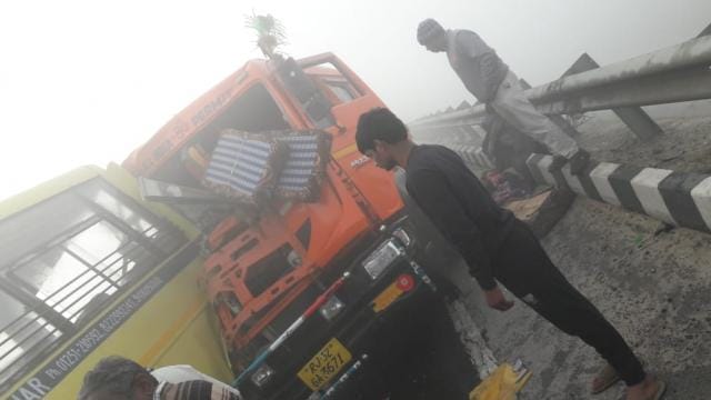 കനത്ത പുകമഞ്ഞ് : ഹരിയാനയിൽ 50 വാഹനങ്ങൾ കൂട്ടിയിടിച്ച് എട്ട് മരണം