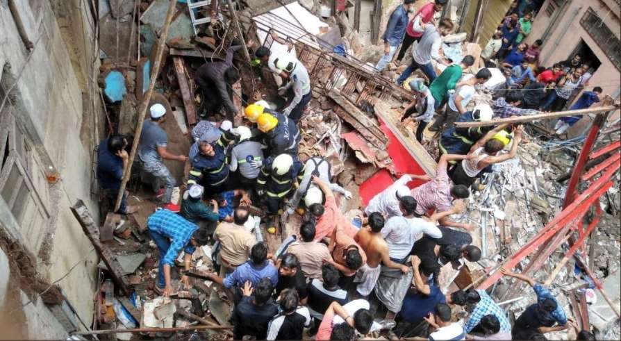 മുംബൈയില്‍ നാലു നില കെട്ടിടം തകര്‍ന്ന് 12 പേർ മരിച്ചു