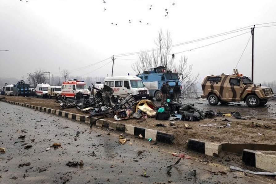 പുല്‍വാമ ഭീകരാക്രമണം: 42 വീരമൃത്യു വരിച്ചു; മരണസംഖ്യ ഉയർന്നേക്കുമെന്ന് സൂചന