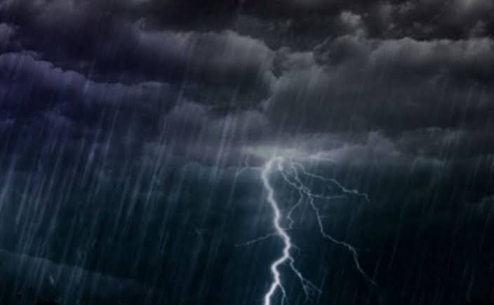 ഇടിമിന്നലോട് കൂടിയ മഴയ്ക്ക് സാധ്യത; യെല്ലോ അലർട്ട് 8 ജില്ലകളിൽ, മുന്നറിയിപ്പ്