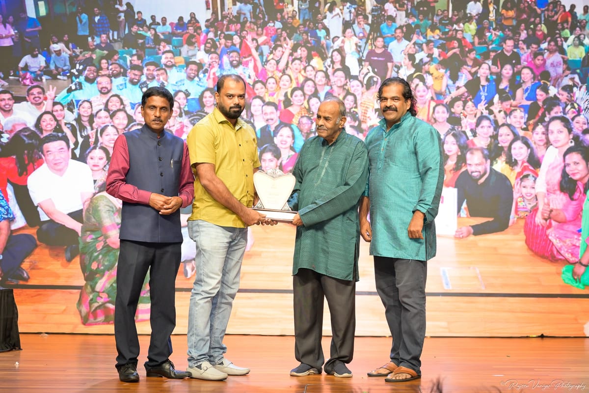 Rajesh Kumar Receives Social Excellence Award at Kala Singapore Vishu Night 2025