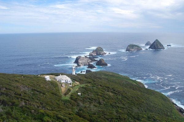 ടിവിയില്ല ,ഇന്റര്‍നെറ്റ് ഇല്ലേയില്ല; പക്ഷെ സൗജന്യ ഭക്ഷണമുണ്ട് ,താമസവും,ശമ്പളവുമുണ്ട്; ഓസ്ട്രേലിയയിലെ മാറ്റ്സുയ്കര്‍ ദ്വീപിലേക്ക് ഒരു കാവല്‍ക്കാരനെ ആവശ്യമുണ്ട്