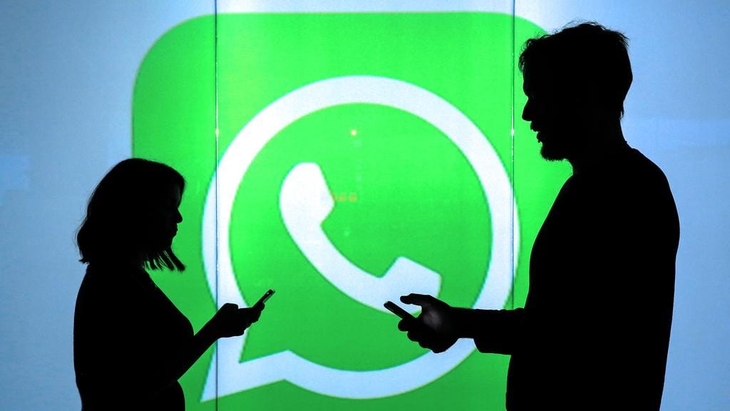 വാട്‍സ് ആപ്പ്    ഗ്രൂപ്പില്‍ പങ്കുവെച്ച  ചിത്രങ്ങൾ എഡിറ്റ് ചെയ്ത്  യുവതിയെ ബ്ലാക്‌മെയിൽ ചെയ്തു; 23ക്കാരൻ  പ്രവാസി യുഎഇയില്‍ പിടിയില്‍