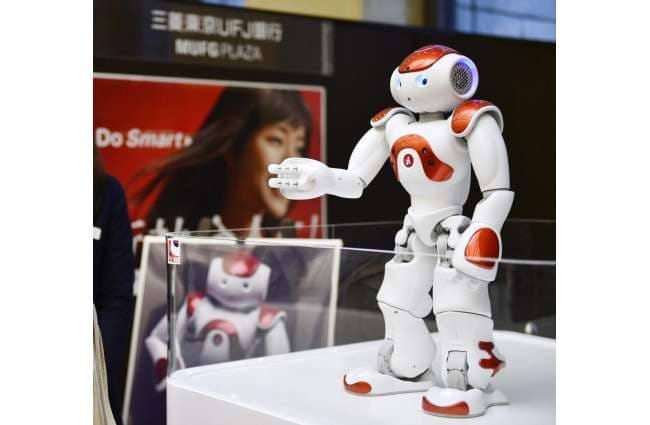 ഇതാണ് ’ലക്ഷ്മി’; ഇന്ത്യയിലെ ആദ്യത്തെ ബാങ്കിങ് റോബോട്ട്