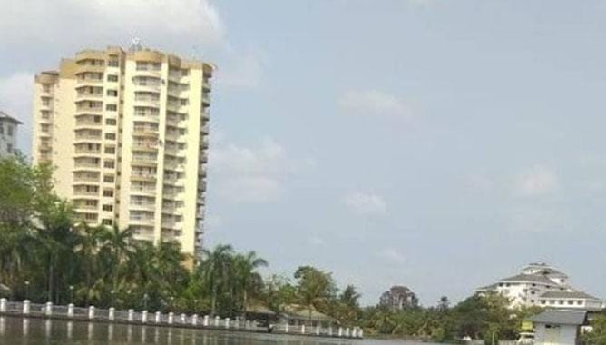 മരടിലെ ഫ്ലാറ്റുകള്‍ ഈ മാസം 20നകം പൊളിച്ചു നീക്കണമെന്ന് സുപ്രിം കോടതിയുടെ അന്ത്യശാസനം