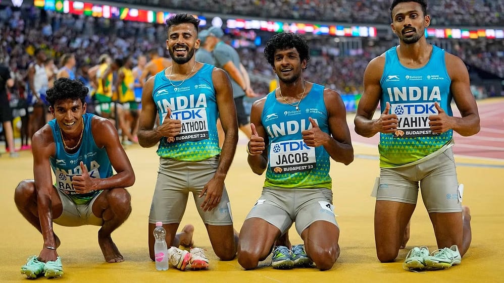 4X400 മീറ്റർ റിലേ ടീമിനു സ്വർണം; സംഘത്തിൽ 3 മലയാളികൾ