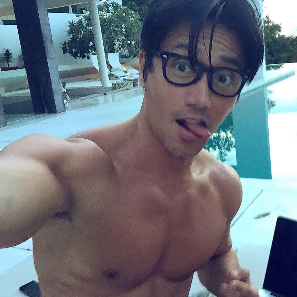 ഈ മനുഷ്യന്റെ പ്രായം ഒന്ന് ഊഹിക്കാമോ?