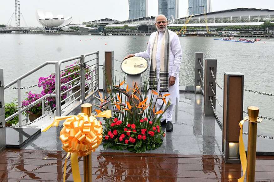 PM Narendra Modi unveils Mahatma Gandhi's plaque says ‘Bapu’s message reverberates globally