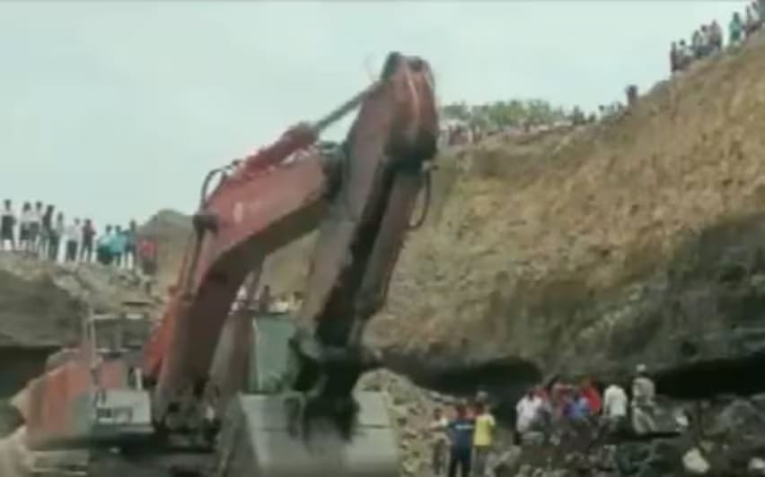 ജാര്‍ഖണ്ഡില്‍ കല്‍ക്കരി ഖനി ഇടിഞ്ഞുവീണ് മൂന്ന് മരണം; നിരവധി പേര്‍ കുടുങ്ങിക്കിടക്കുന്നു