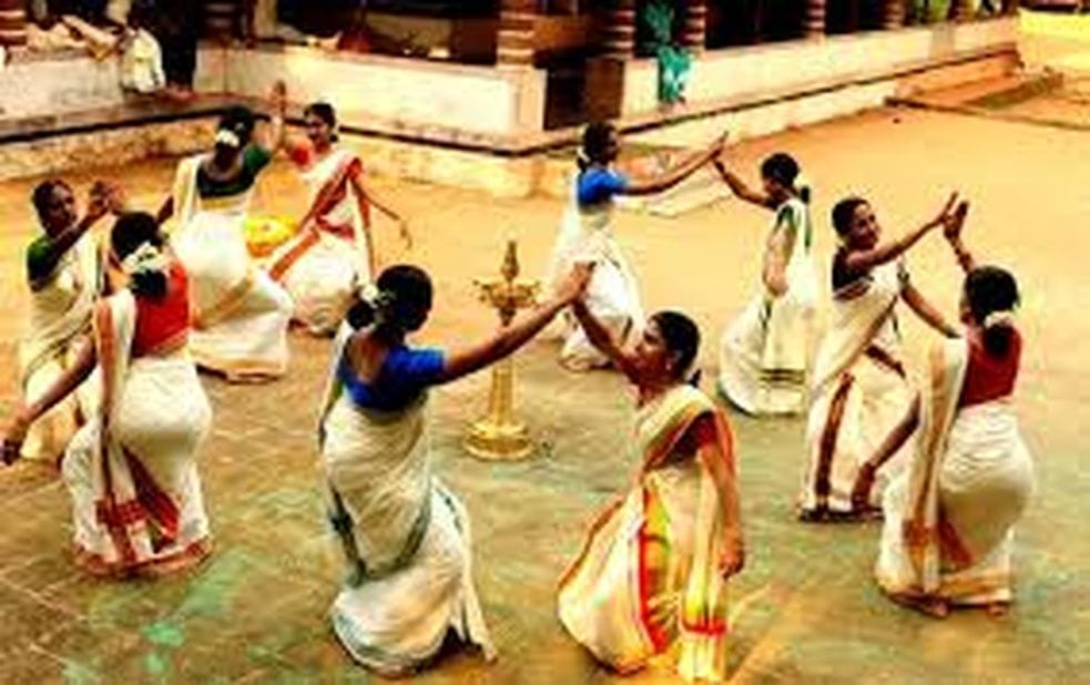 നാളെ പൊന്നോണം ;ഈ ഓണപാട്ട് ഒന്ന് കണ്ടു നോക്കൂ