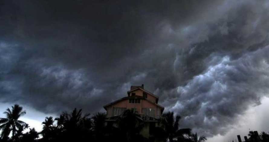 കേരളം മുഴുവൻ റെഡ് അലര്‍ട്ട് പ്രഖ്യാപിച്ചു