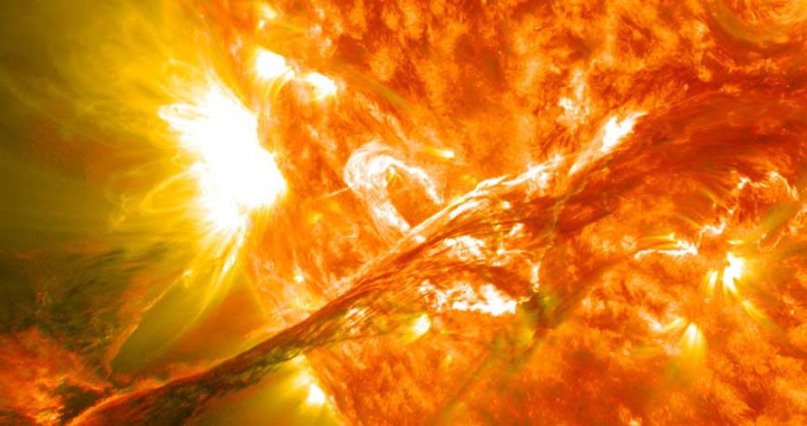 ഭൂമിയിലെ ജിപിഎസ് സിസ്റ്റങ്ങള്‍, റേഡിയോ സിഗ്നലുകള്‍, വൈദ്യതിബന്ധം എന്നിവ തകരാറിലാകും; വമ്പന്‍ സൗരക്കാറ്റ് വീശിയടിക്കാന്‍  സാധ്യത