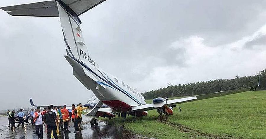 ബ്രേക്ക് സംവിധാനം കേടായ  ഇന്തോനേഷ്യന്‍ വിമാനം റണ്‍വേയില്‍നിന്നു തെന്നിമാറി; 146 യാത്രക്കാര്‍ അദ്ഭുതകരമായി രക്ഷപെട്ടു; വീഡിയോ