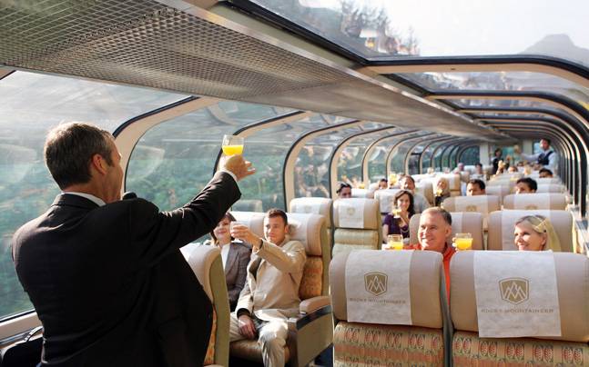 കാഴ്ചകൾ കണ്ട് യാത്ര ചെയ്യാം ഈ കണ്ണാടിത്തീവണ്ടിയിൽ