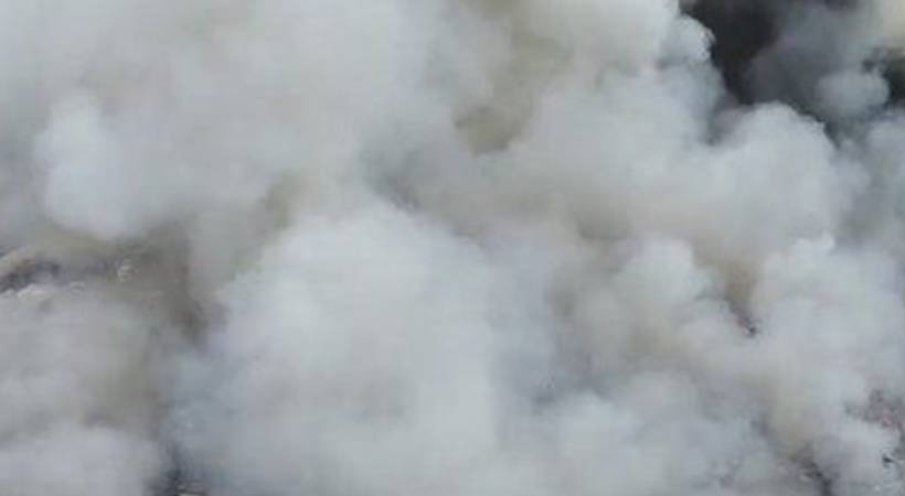 തൃശ്ശൂർ കുണ്ടന്നൂരിൽ പടക്കപ്പുരയ്ക്ക് തീ പിടിച്ചു