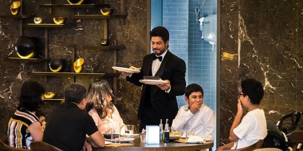 ദുബായിക്കാർ കരുതിയിരുന്നോളൂ; ഷാരൂഖ്‌ ഖാന്‍  നിങ്ങളെ ഞെട്ടിക്കാന്‍ ഒരുങ്ങി കഴിഞ്ഞു