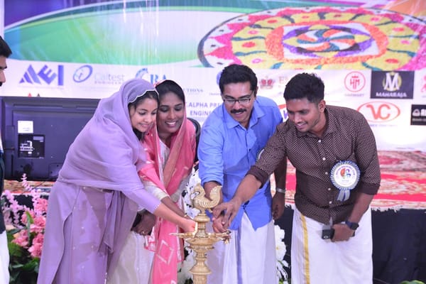 ഒരുമയുടെ പൂക്കളം തീർത്ത ബതാം ഓണം