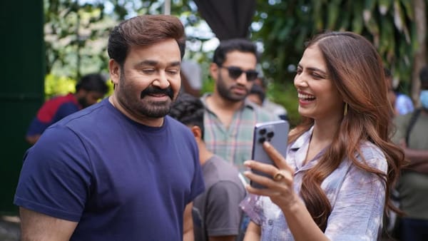 '65 കാരന്‍റെ കാമുകി 30 വയസുകാരി'; മോശം കമന്‍റിന് മാളവികയുടെ വൈറൽ മറുപടി