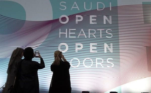 ടൂറിസ്റ്റ് വിസയില്‍ സൗദിയിലെത്തുന്ന വിദേശി വനിതകള്‍ക്ക് ഇനി ഒറ്റയ്ക്ക് താമസിക്കാന്‍ അനുമതി