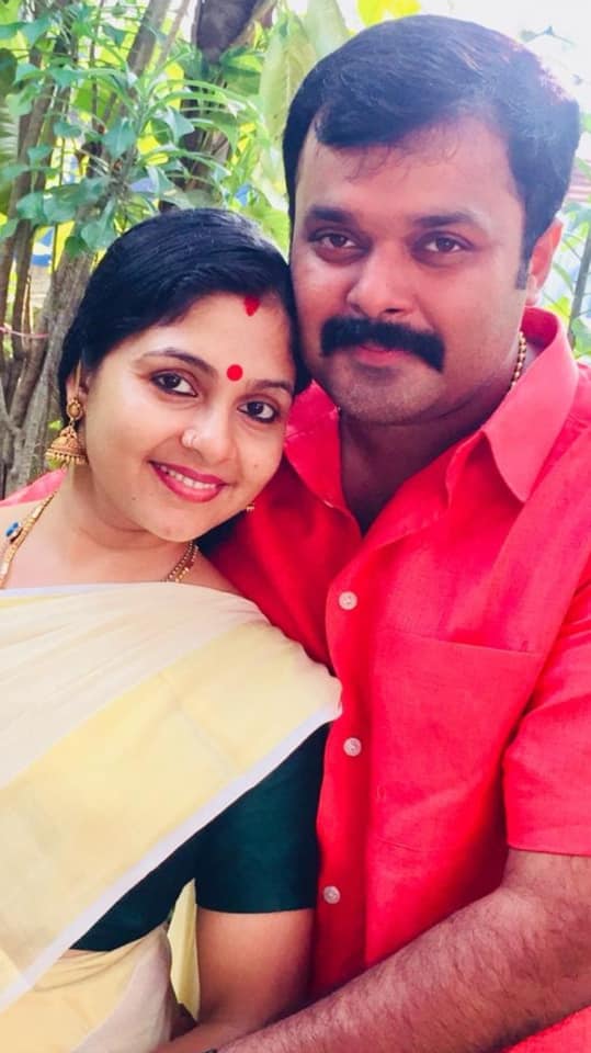 അമ്പിളി ദേവി വീണ്ടും അമ്മയാവുന്നു...!;  ചിത്രങ്ങൾ വൈറൽ