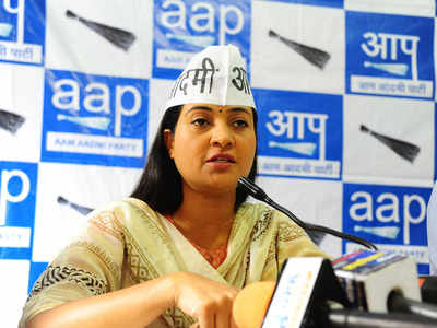 അൽക്കാ ലാംബയോട് രാജി ആവശ്യപ്പെട്ട് ആം ആദ്മി പാർട്ടി