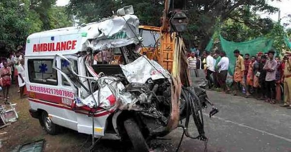 പാലക്കാട് തണ്ണിശ്ശേരിയില്‍ ലോറിയും ആംബുലന്‍സും കൂട്ടിയിടിച്ച് എട്ടുപേര്‍ മരിച്ചു