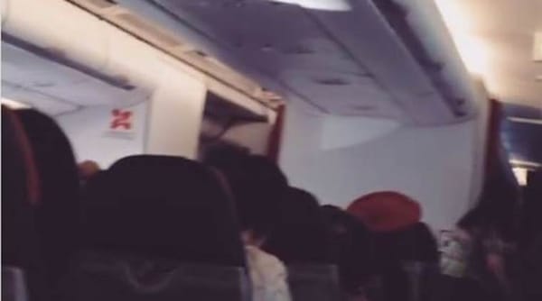 വിമാനം വാഷിങ് മെഷീന്‍ പോലെ കുലുങ്ങുന്നത് കാണണോ?; വീഡിയോ വൈറല്‍