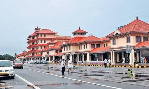 നെടുമ്പാശേരി വിമാനത്താവളം ശനിയാഴ്ച വരെ അടച്ചു; വിമാനങ്ങള്‍ വഴിതിരിച്ചു വിട്ടു