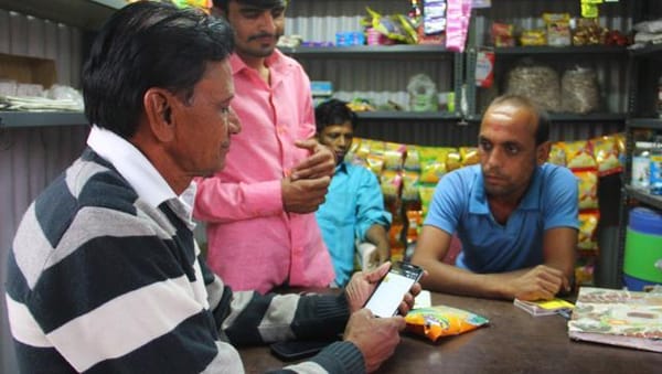 നോട്ടുക്ഷാമമില്ലാത്ത ഇന്ത്യയിലെ ഒരേയൊരിടം;  ഗുജറാത്തിലെ ഈ ചെറുഗ്രാമത്തില്‍ എല്ലാം എസ്എം എസ് വഴി