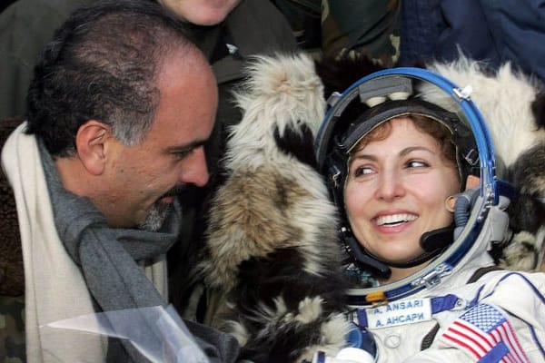 ഓസ്‌കാര്‍ വേദിയില്‍ പകരക്കാരിയായി എത്തിയ അനൗഷെ, ബഹിരാകാശത്തെ ആദ്യ മുസ്ലിം വനിത