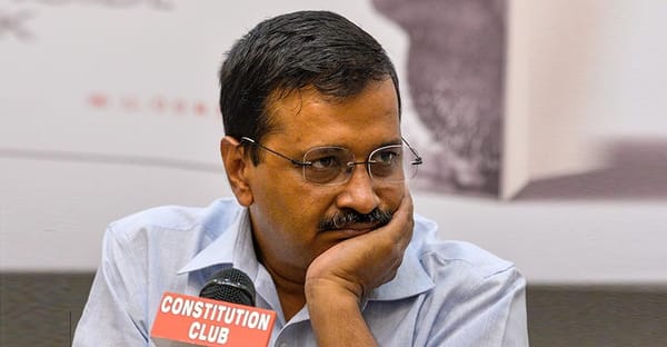 തെ​ര​ഞ്ഞെ​ടു​പ്പ് റാ​ലി​ക്കി​ടെ അരവിന്ദ് കെജ്‌രിവാളിന്റെ  ക​ര​ണ​ത്ത​ടിച്ച് യുവാവ്