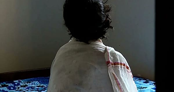 കലങ്ങിയ കണ്ണുകളോടെയല്ലാതെ ഇത് കാണാന്‍ കഴിയില്ല; രക്താർബുദത്തോടൊപ്പം അപൂര്‍വ്വരോഗവുവുമായി ഒരു പതിമൂന്ന് വയസ്സുകാരി; ചികിത്സിക്കാന്‍ പോലുമാകാതെ ഒരച്ഛനും അമ്മയും