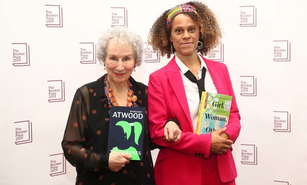 ഈ വര്‍ഷത്തെ ബുക്കര്‍ പുരസ്കാരം പങ്കിട്ട് രണ്ട് വനിതകള്‍