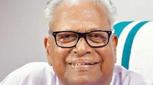 ശ്വാസതടസവും രക്തസമ്മർദ വ്യതിയാനവും; വി.എസ് അച്യുതാനന്ദനെ ആശുപത്രിയില്‍ പ്രവേശിപ്പിച്ചു