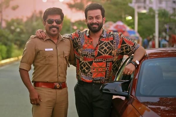 സൂപ്പര്‍സ്റ്റാര്‍ ഹരീന്ദ്രനായി പൃഥ്വിരാജ്‌; ഡ്രൈവിങ് ലൈസൻസ് ട്രെയിലര്‍ പുറത്ത്