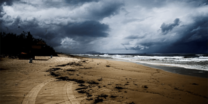 പാരനോമിയൽ ആക്ടിവിറ്റികളുടെ പേരില്‍ ഏറെ കുപ്രസിദ്ധി നേടിയ ഇന്ത്യയിലെ ദുമാസ് ബീച്ച്