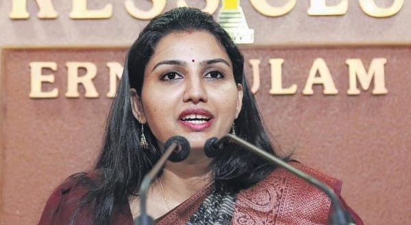 നാല് കളക്ടർമാർക്ക് സ്ഥലം മാറ്റം; രേണുരാജിനെ വയനാട്ടിലേക്ക് മാറ്റി